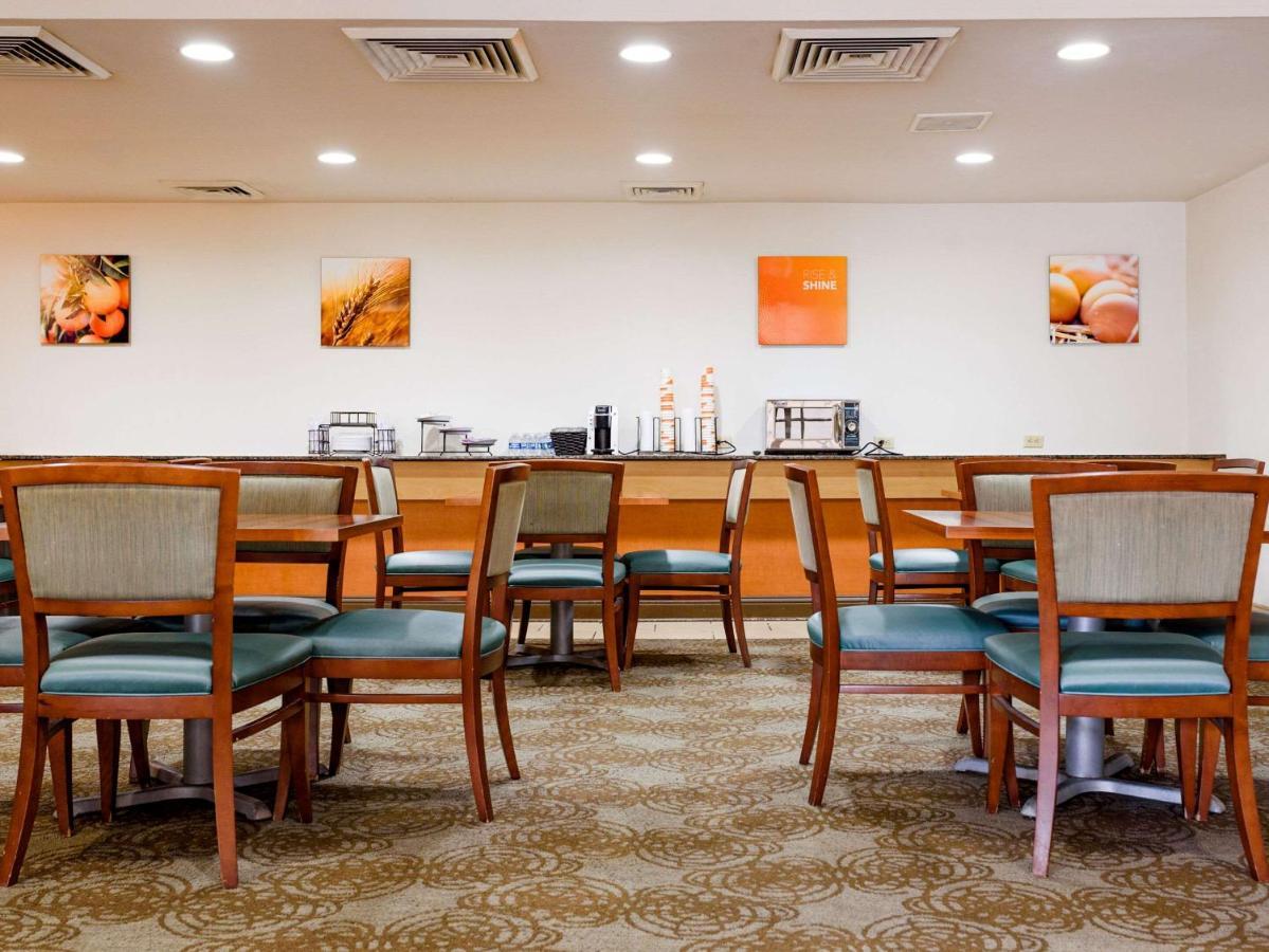 Comfort Suites Baton Rouge South I-10 מראה חיצוני תמונה