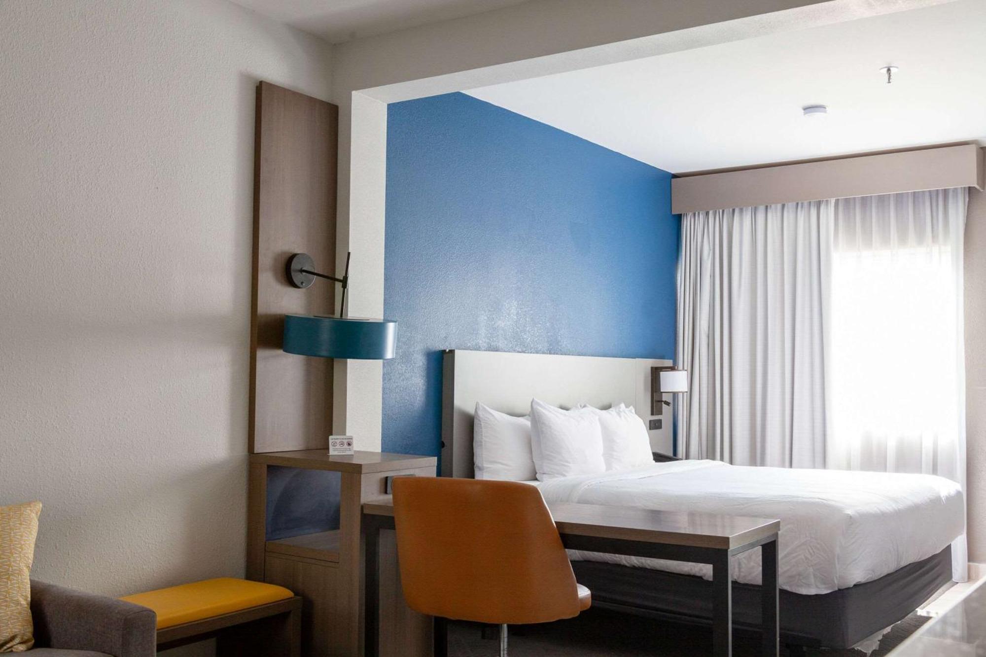 Comfort Suites Baton Rouge South I-10 מראה חיצוני תמונה