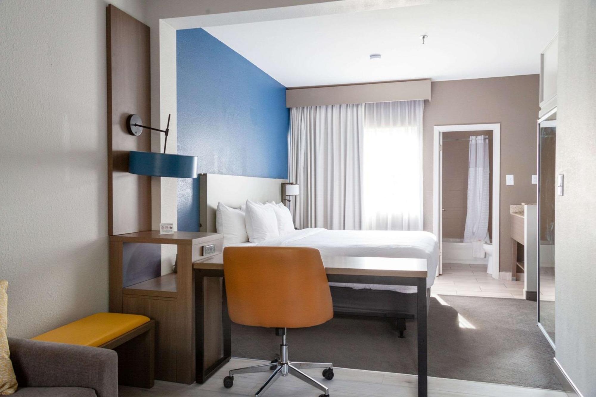 Comfort Suites Baton Rouge South I-10 מראה חיצוני תמונה