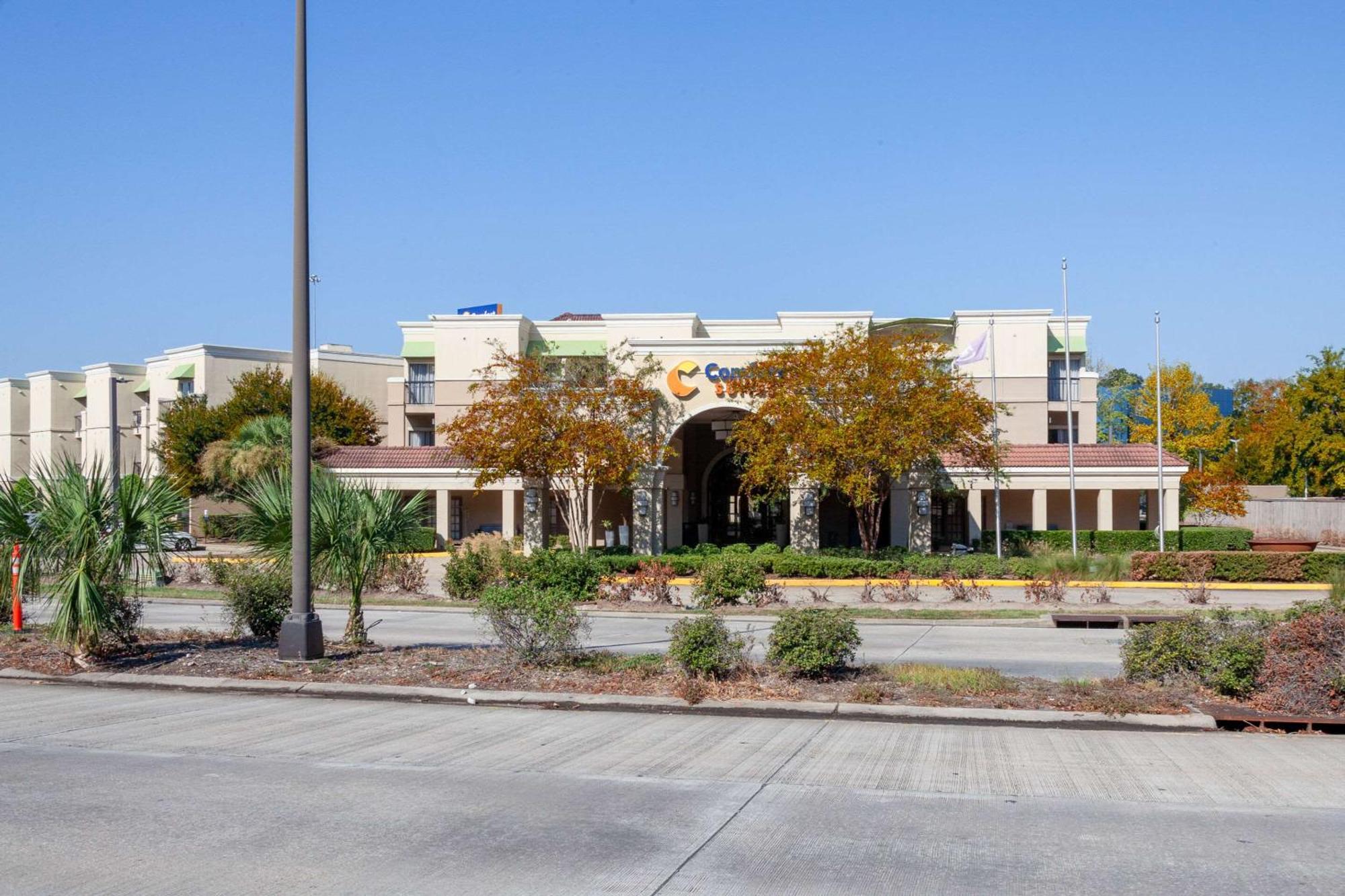 Comfort Suites Baton Rouge South I-10 מראה חיצוני תמונה