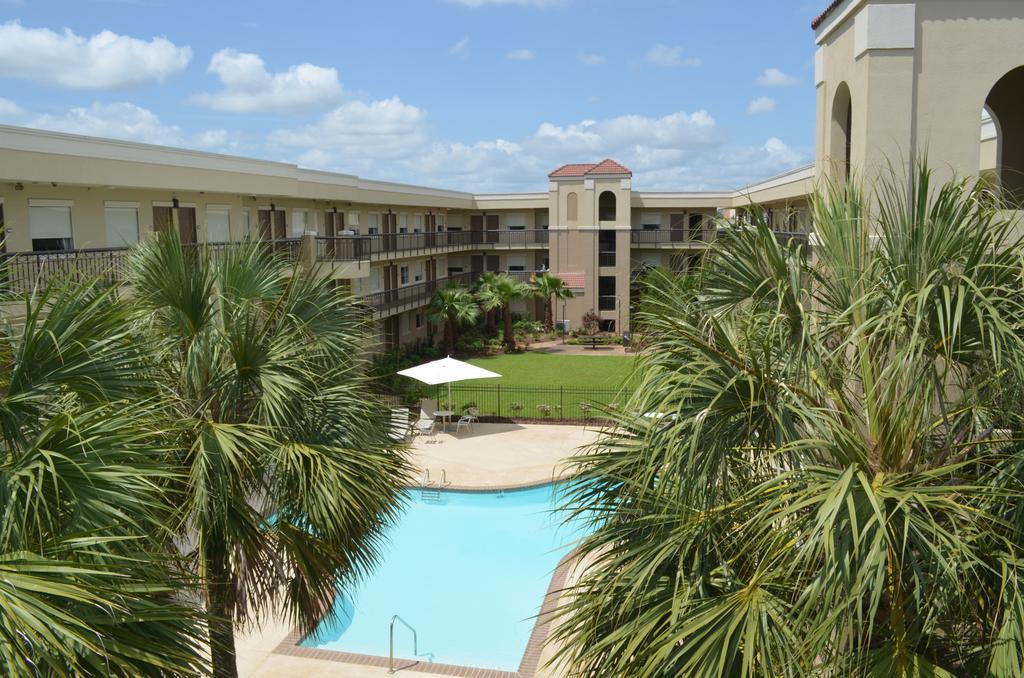 Comfort Suites Baton Rouge South I-10 מראה חיצוני תמונה