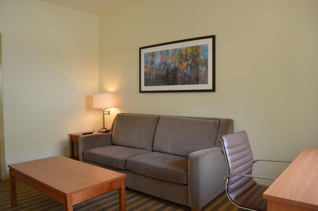 Comfort Suites Baton Rouge South I-10 מראה חיצוני תמונה